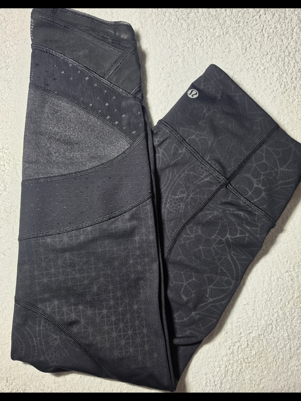 lululemon athletica Women’s Black Patterned Yoga Jeans